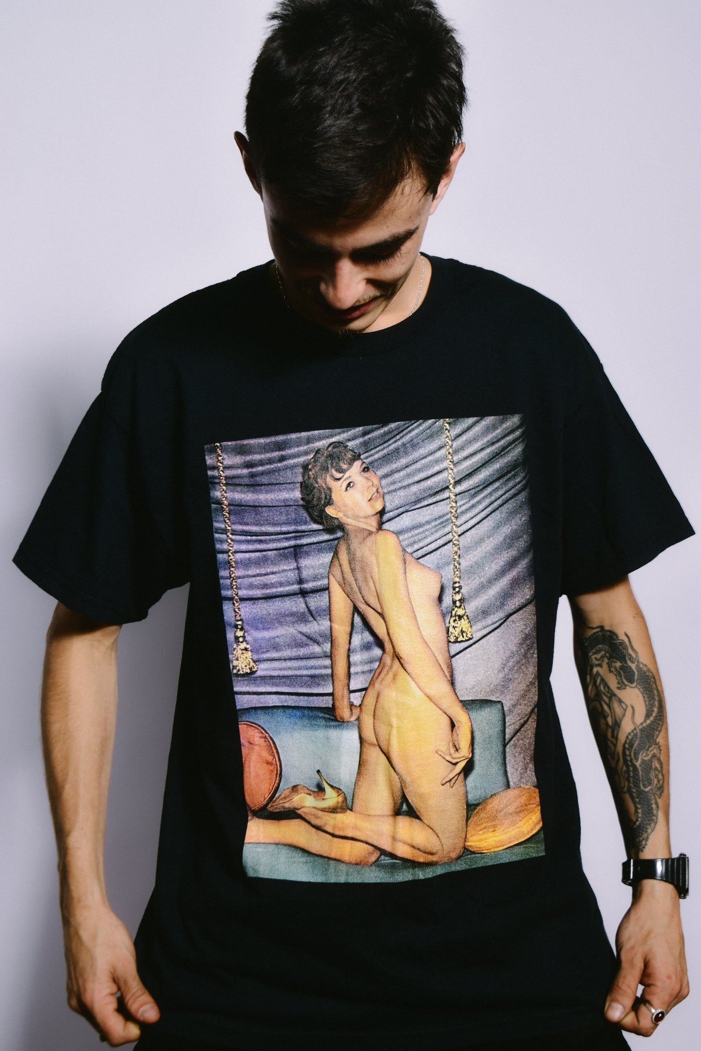 Polera mujer desnuda #1