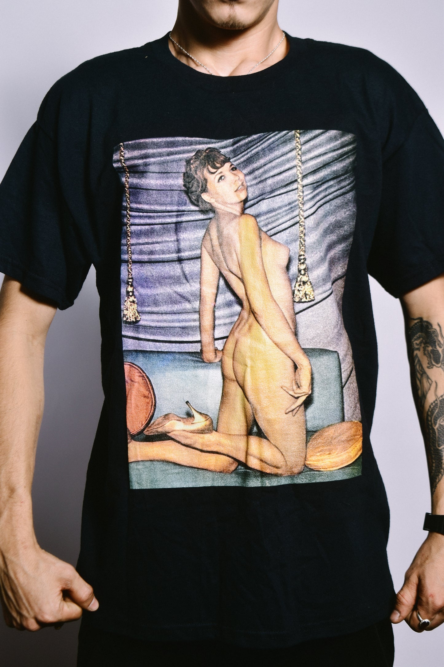Polera mujer desnuda #1